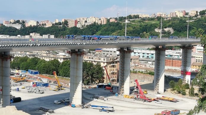 Una veduta del ponte durante il collaudo (foto Commissario ricostruzione Genova)
