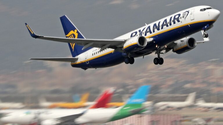 Ryanair avverte: l'era dei voli a 10 euro è finita